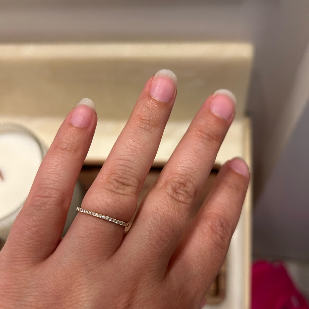 Elegant Petite 18kt Gold diamond Band Ring size 6 - Noemie Jewelry